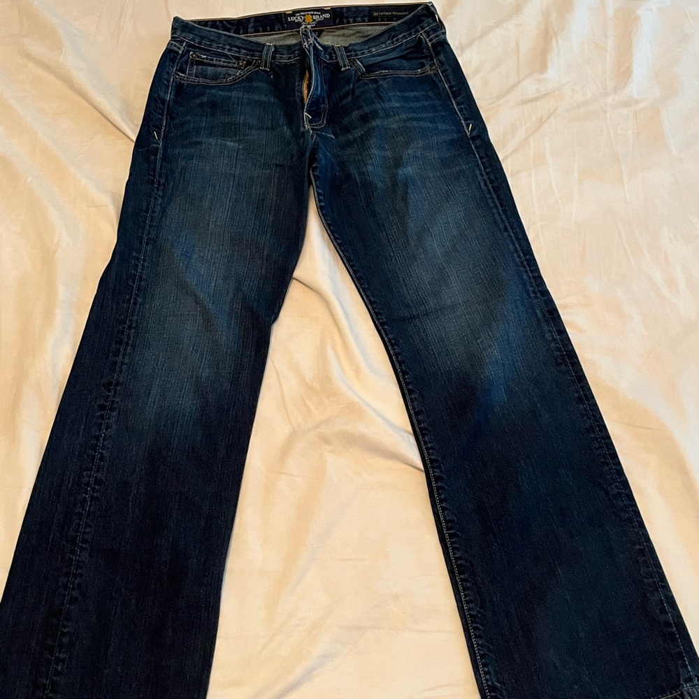 Pair of Lucky Brand 361 Vintage Straight jeans. Size 31x32. Like new condition!